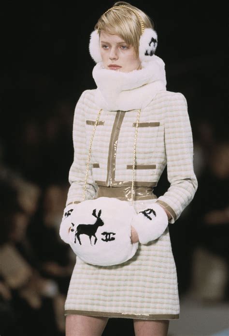 Chanel fashion show fall winter 2001.2002 collection In Paris, 